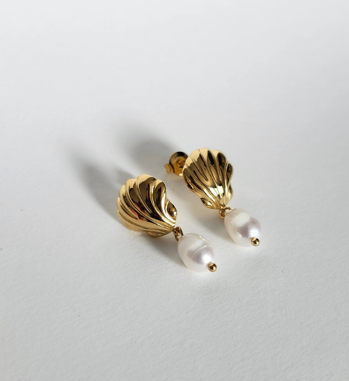 Boucle d'oreille coquillage perle