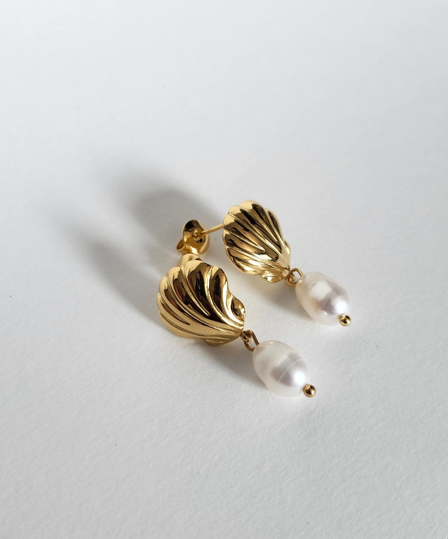 Boucle d'oreille coquillage perle
