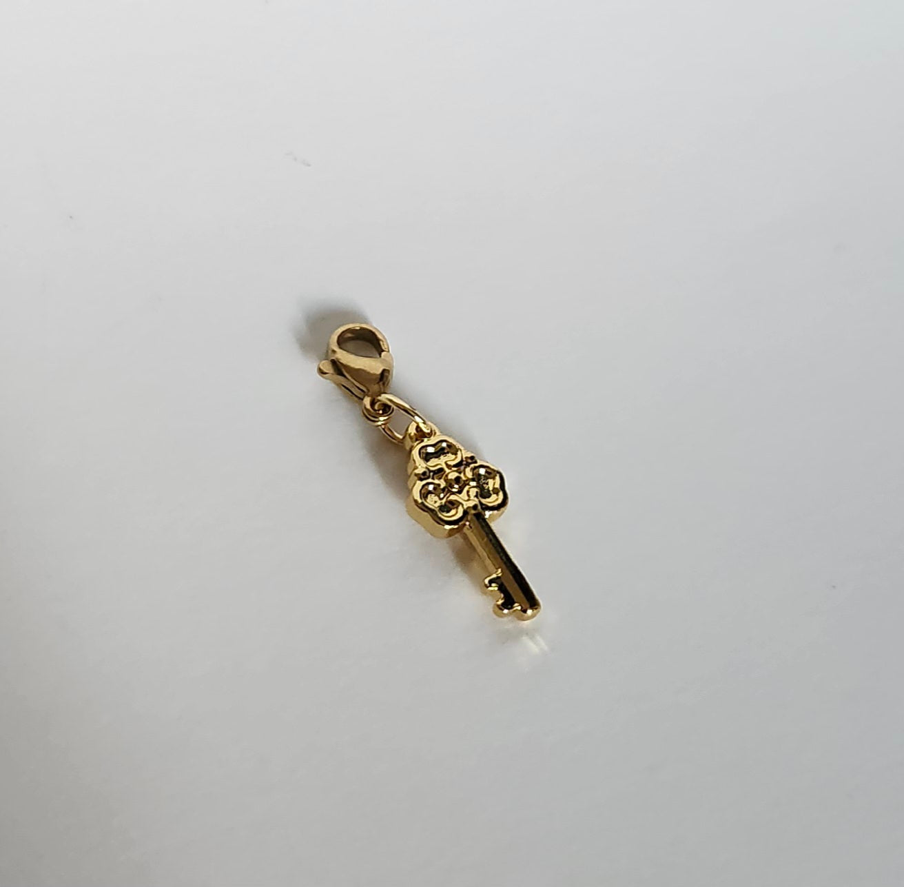 Charms Clée doré