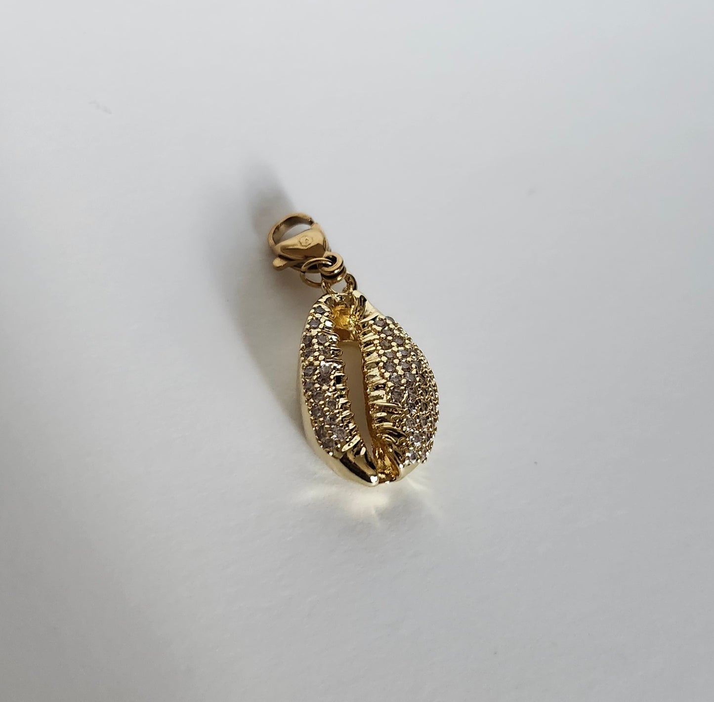 Charms Cauri