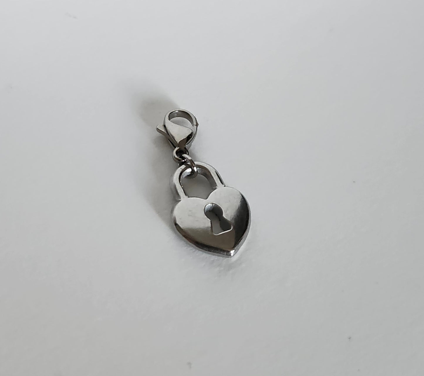 Charms cadenat en forme de coeur
