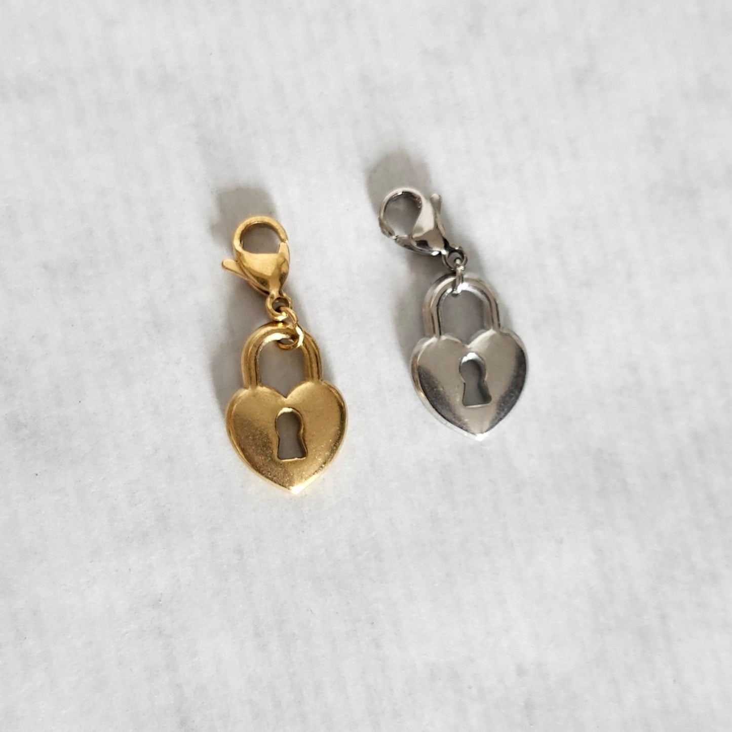 Charms cadenat en forme de coeur