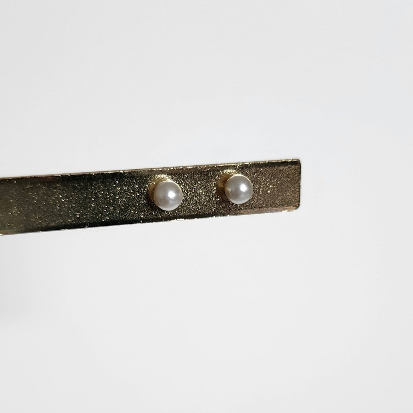 Boucle d'oreille petite perle