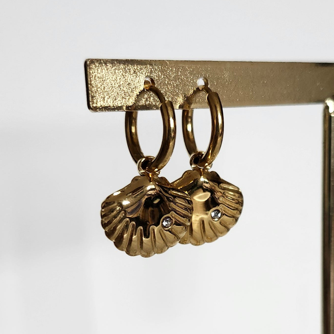 Boucle d'oreille Coquillage doré