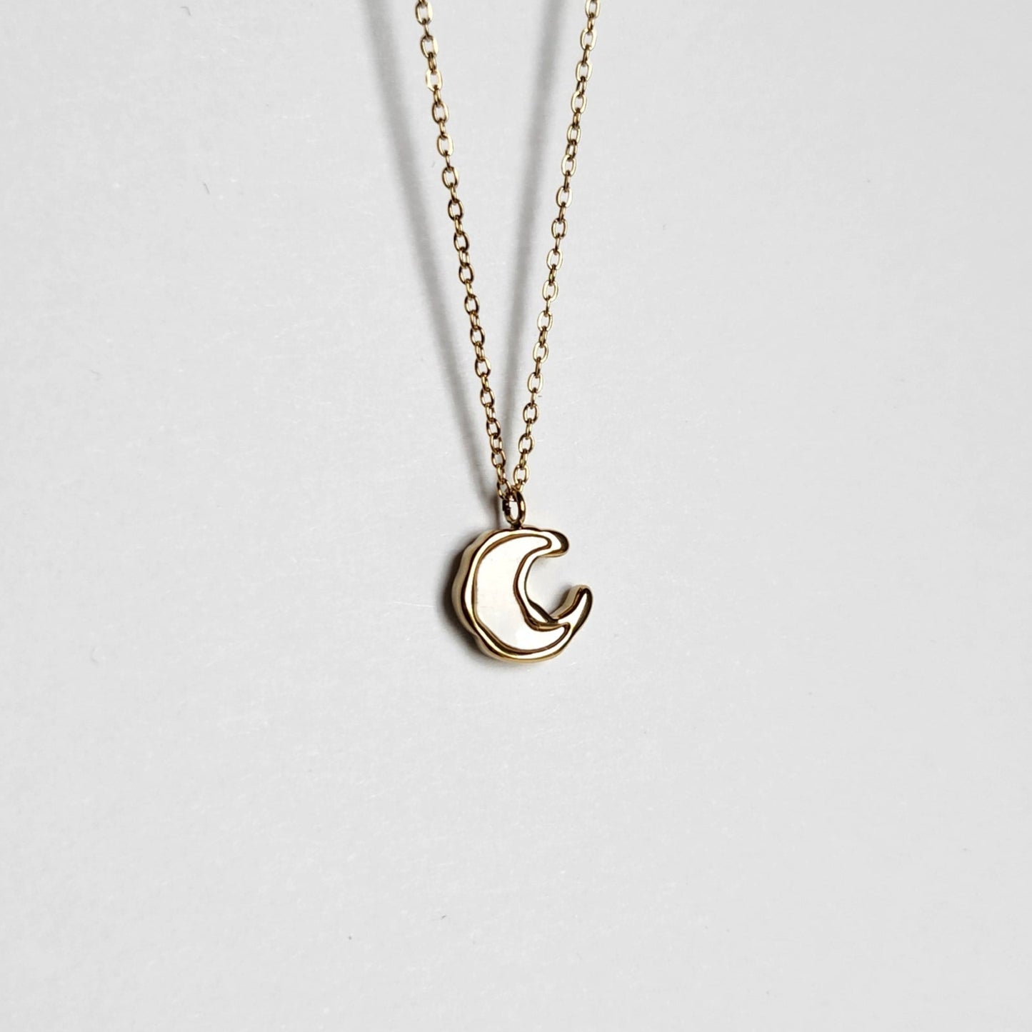 Collier fin croissant de lune