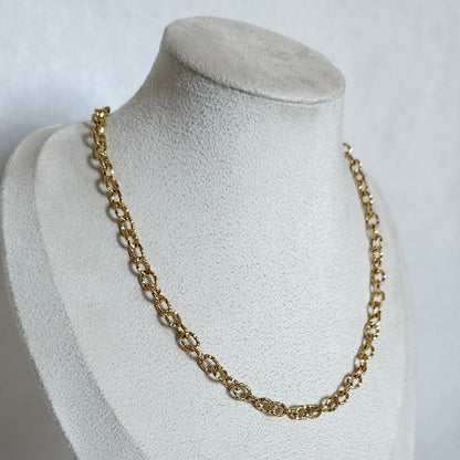 Collier chaîne à charms martelé