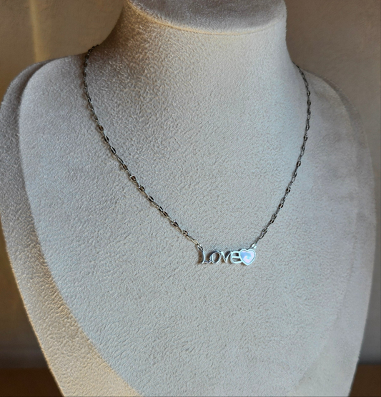 Collier LOVE