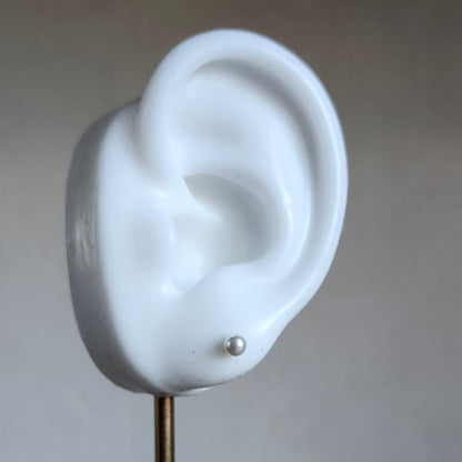 Boucle d'oreille petite perle