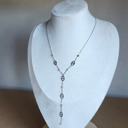 Collier orbe cravate