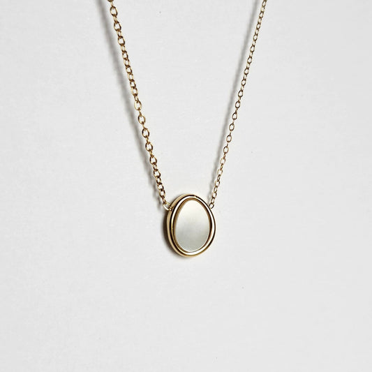 Collier fin ovale